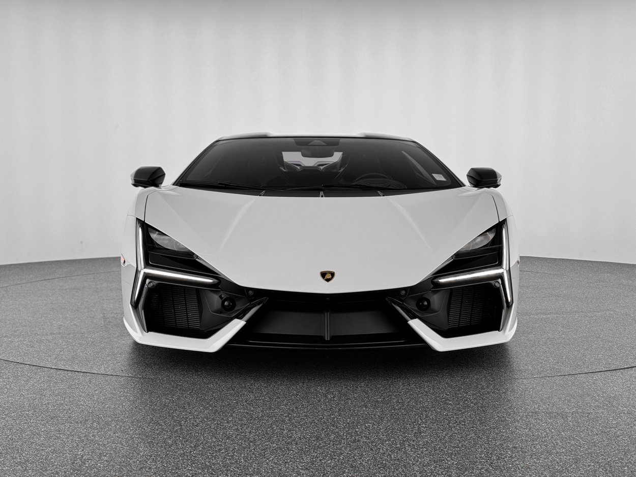 Used 2025 Lamborghini Revuelto image 10