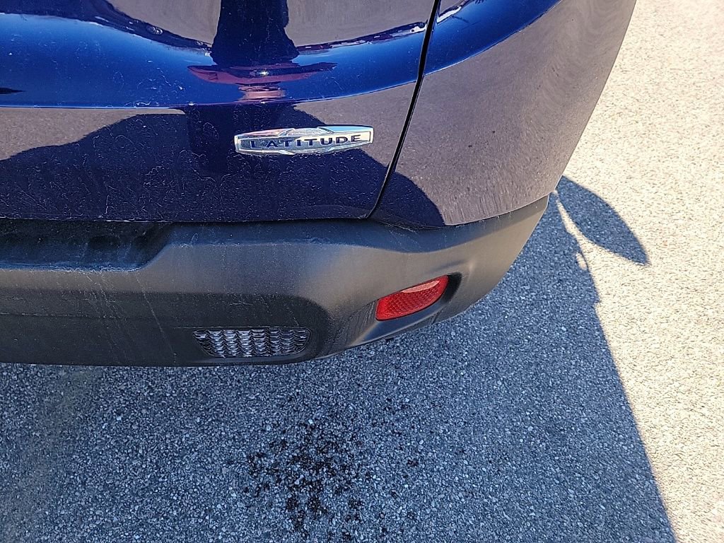 Used 2020 Jeep Renegade Latitude w/ Cold Weather Group image 14