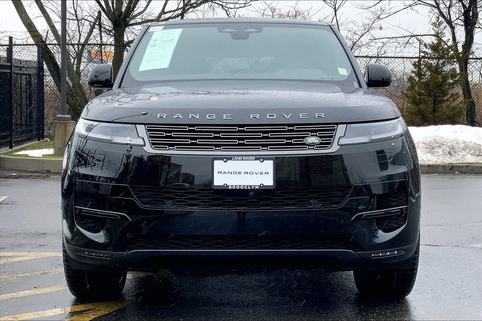 Used 2024 Land Rover Range Rover Sport SE image 3