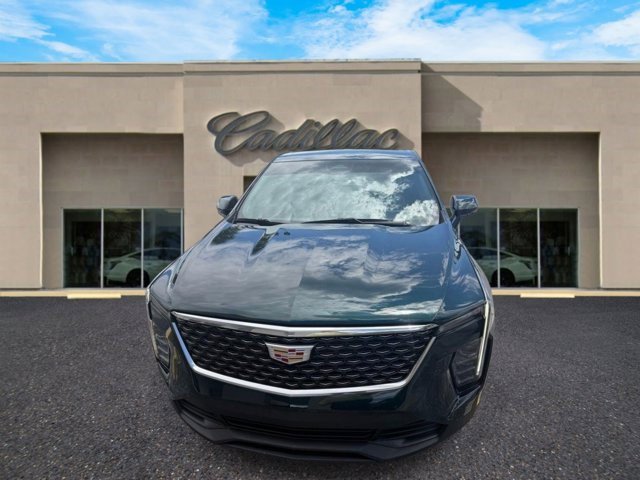 Certified 2024 Cadillac XT4 Luxury w/ Cold Weather Package FWD image 10