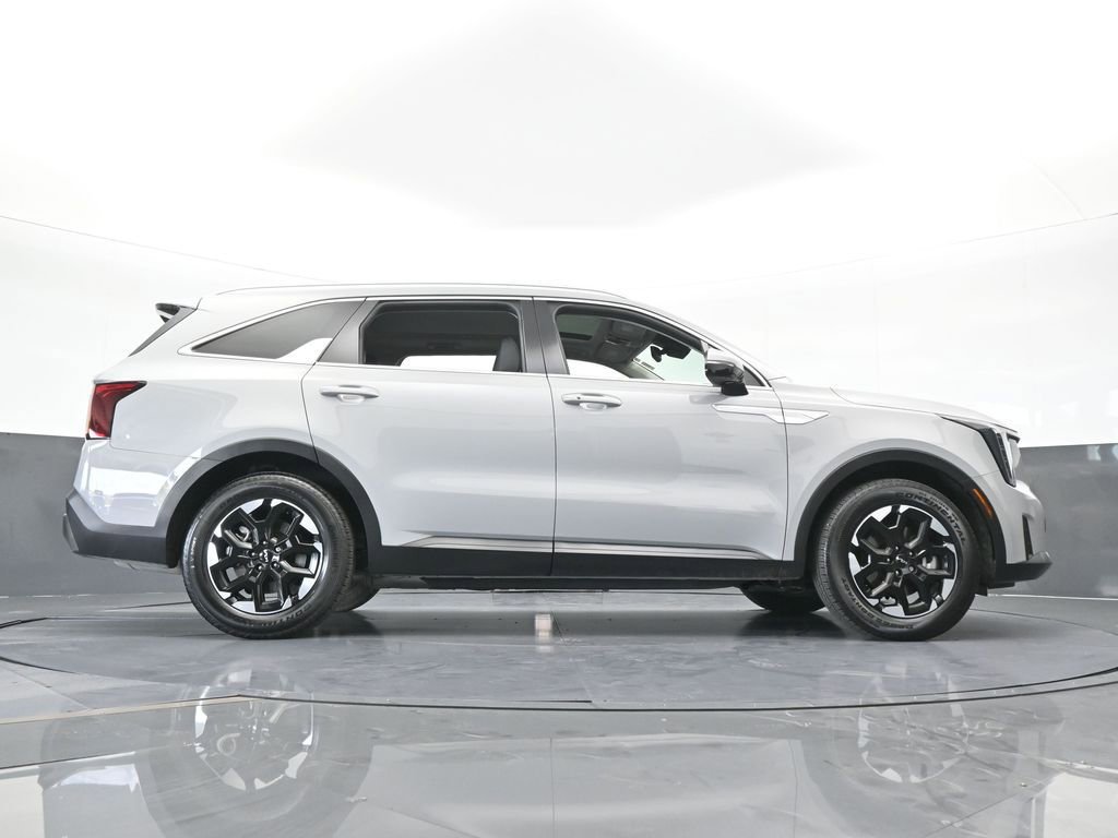 Used 2025 Kia Sorento S w/ Panoramic Sunroof Package image 25