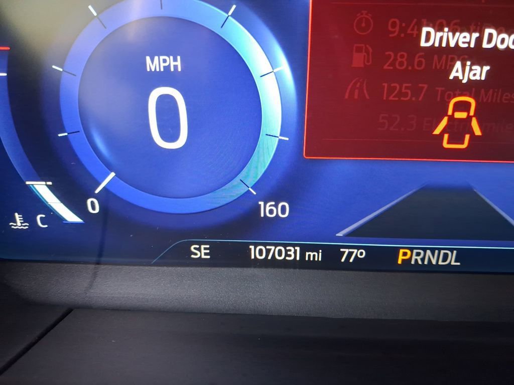 Used 2020 Ford Escape SE Sport image 18