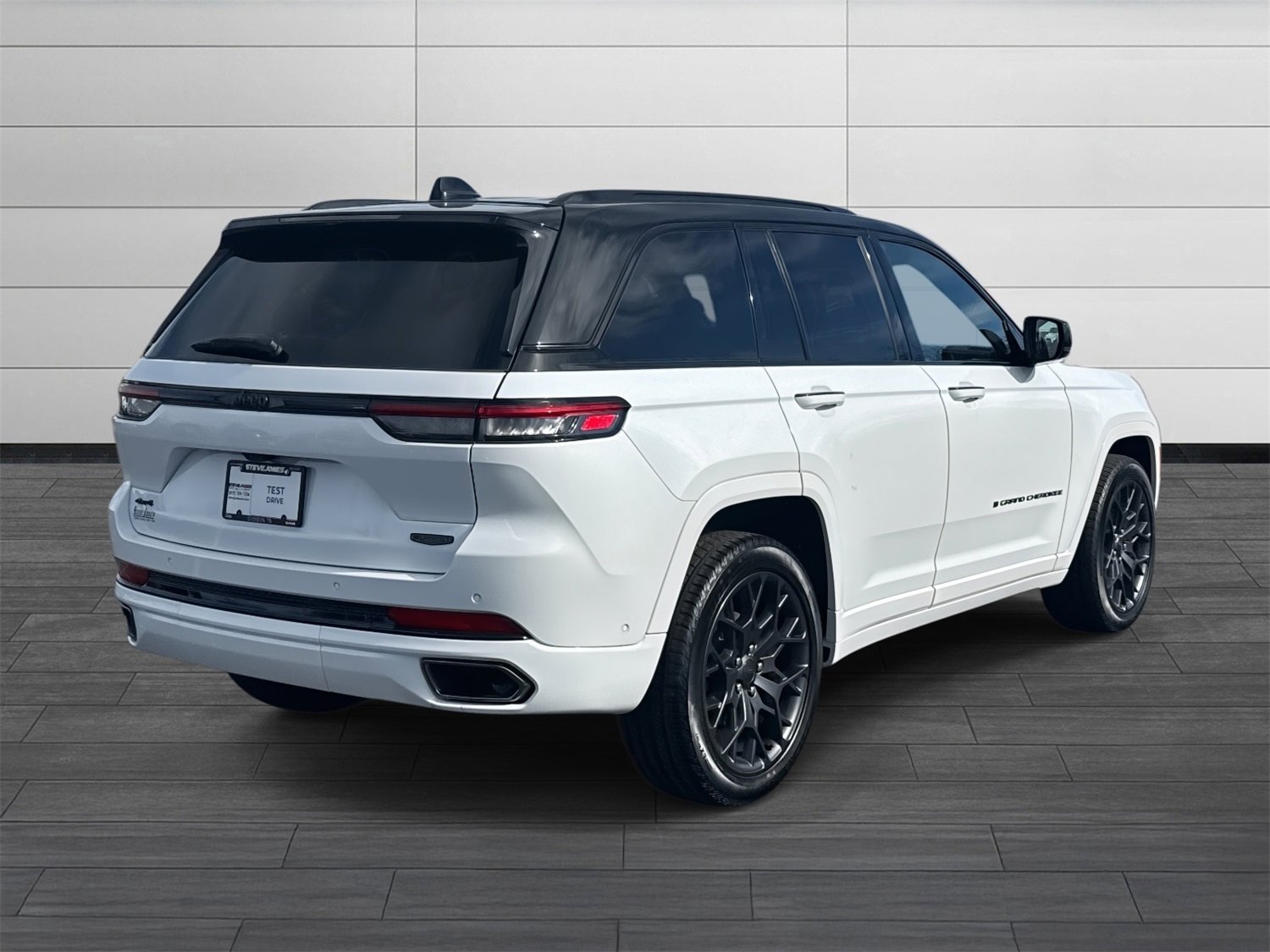 New 2025 Jeep Grand Cherokee Summit image 4
