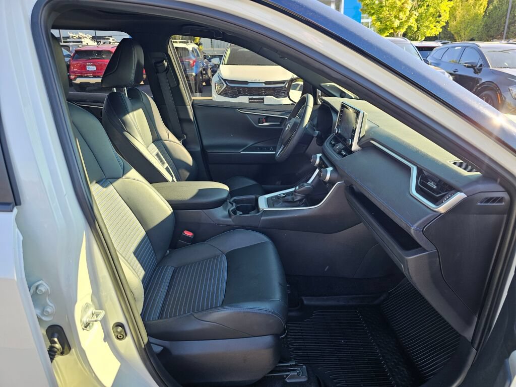 Used 2019 Toyota RAV4 XSE AWD/4WD image 30