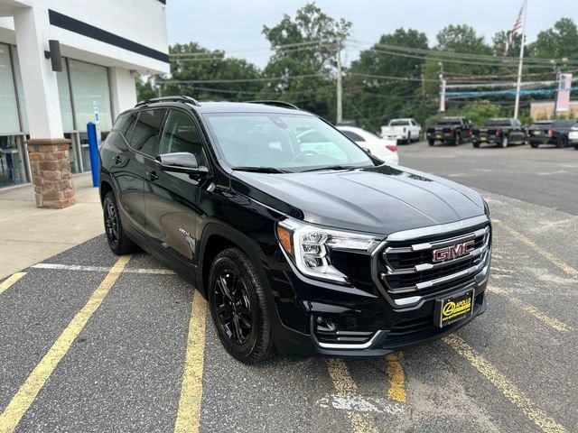 Used 2022 GMC Terrain AT4 image 3