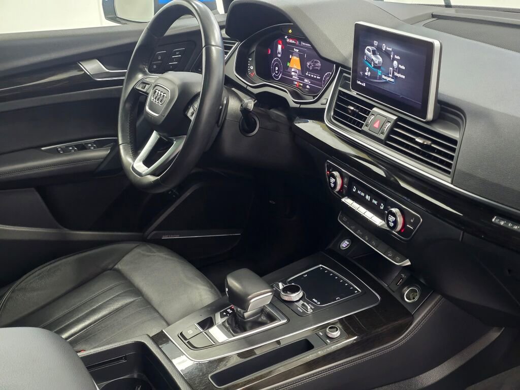 Used 2020 Audi Q5 e Prestige w/ Prestige Package image 29