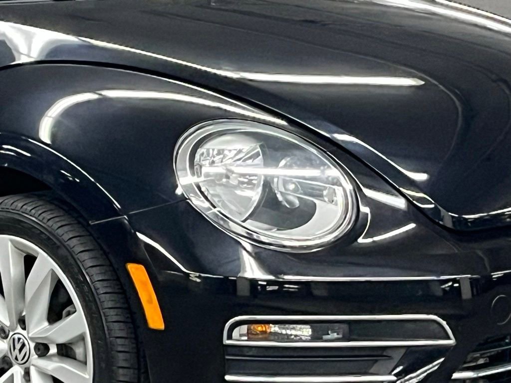 Used 2017 Volkswagen Beetle 1.8T Classic FWD image 34