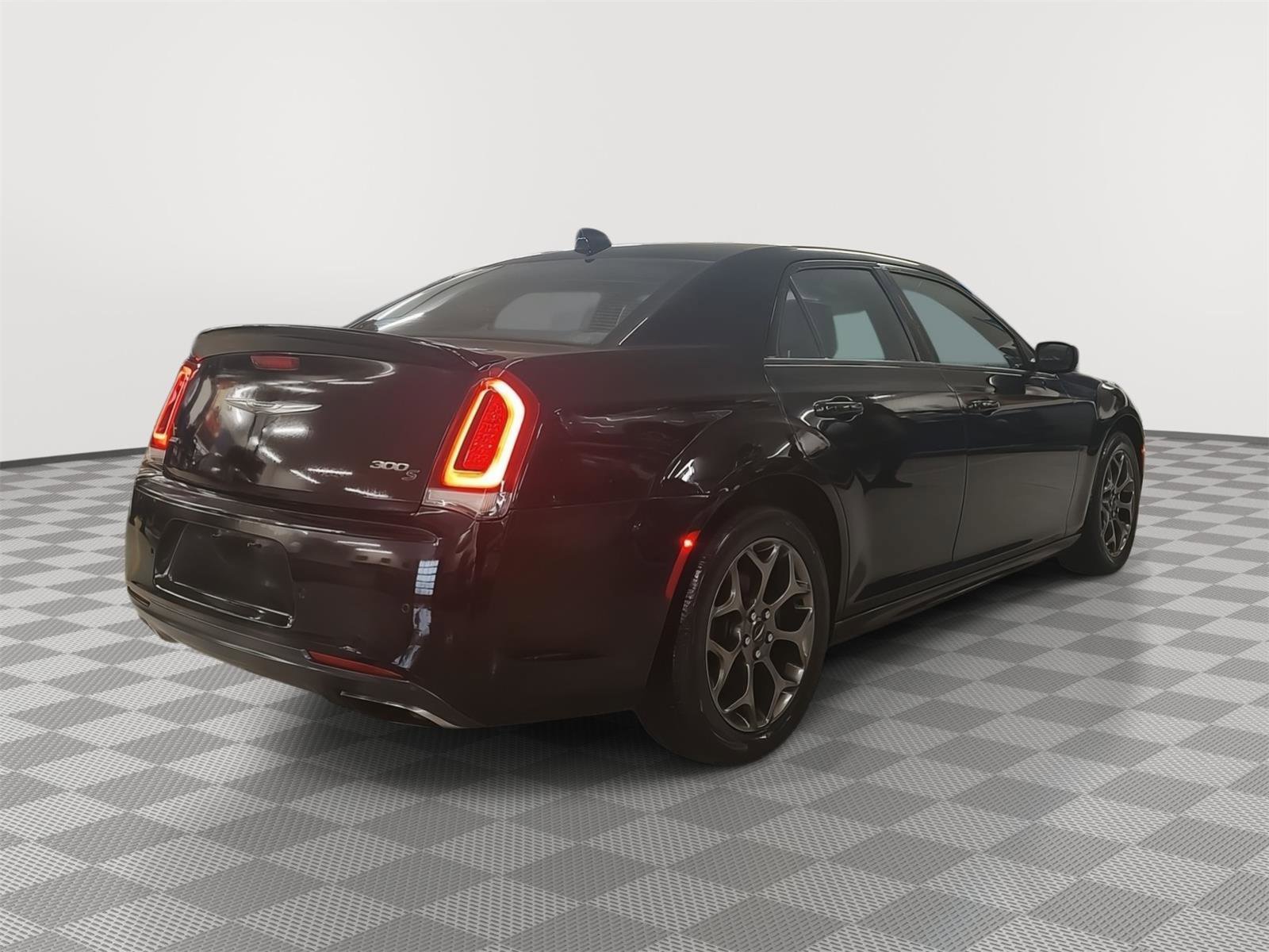 Used 2018 Chrysler 300 S w/ 300S Premium Group AWD/4WD image 26