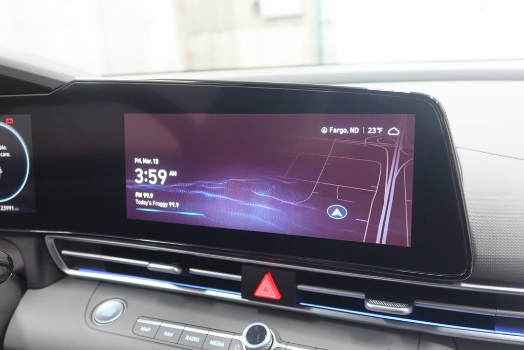 Used 2024 Hyundai Elantra Blue FWD image 14
