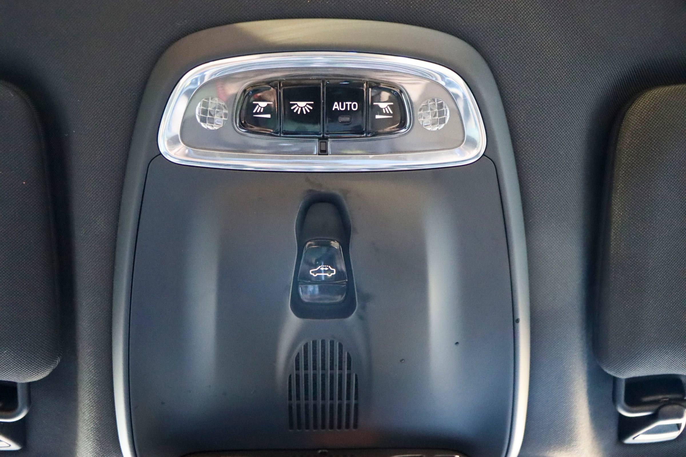 Used 2019 Volvo S90 T6 Momentum image 44