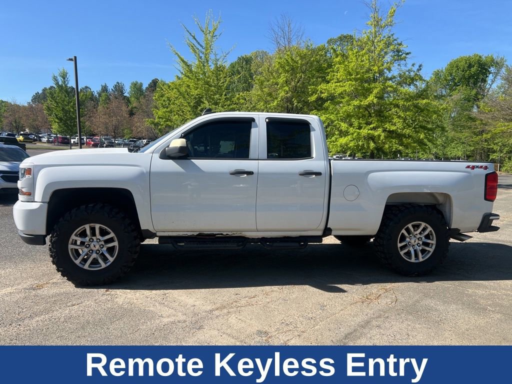 Used 2018 Chevrolet Silverado 1500 Custom w/ Custom Convenience Package AWD/4WD image 3