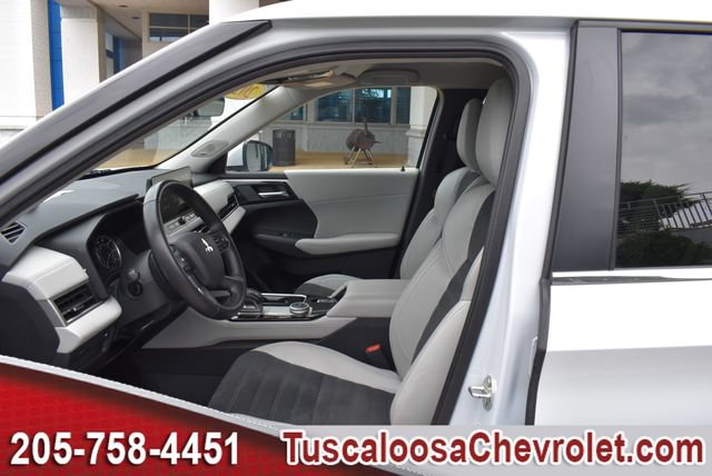 Used 2025 Mitsubishi Outlander SE AWD/4WD image 21
