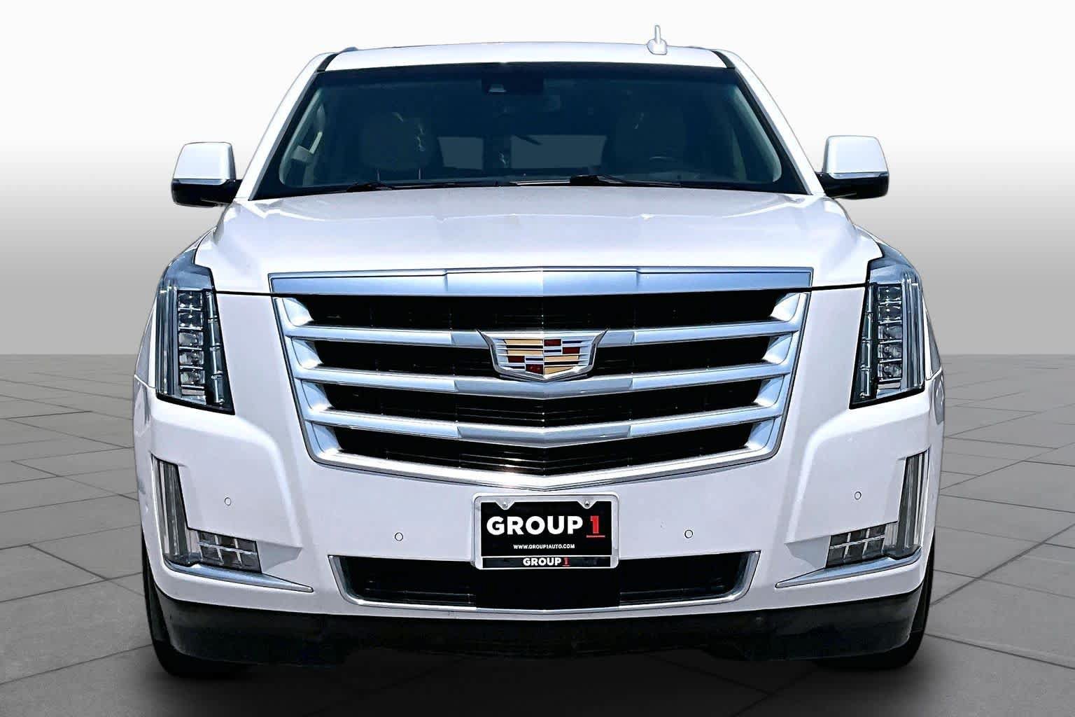 Used 2019 Cadillac Escalade ESV Premium Luxury RWD image 4