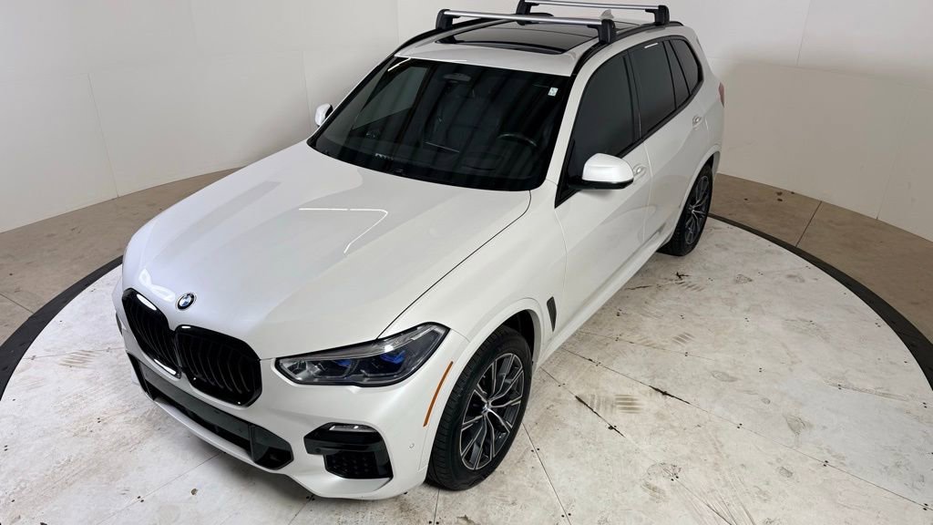 Used 2020 BMW X5 M50i w/ Executive Package image 3