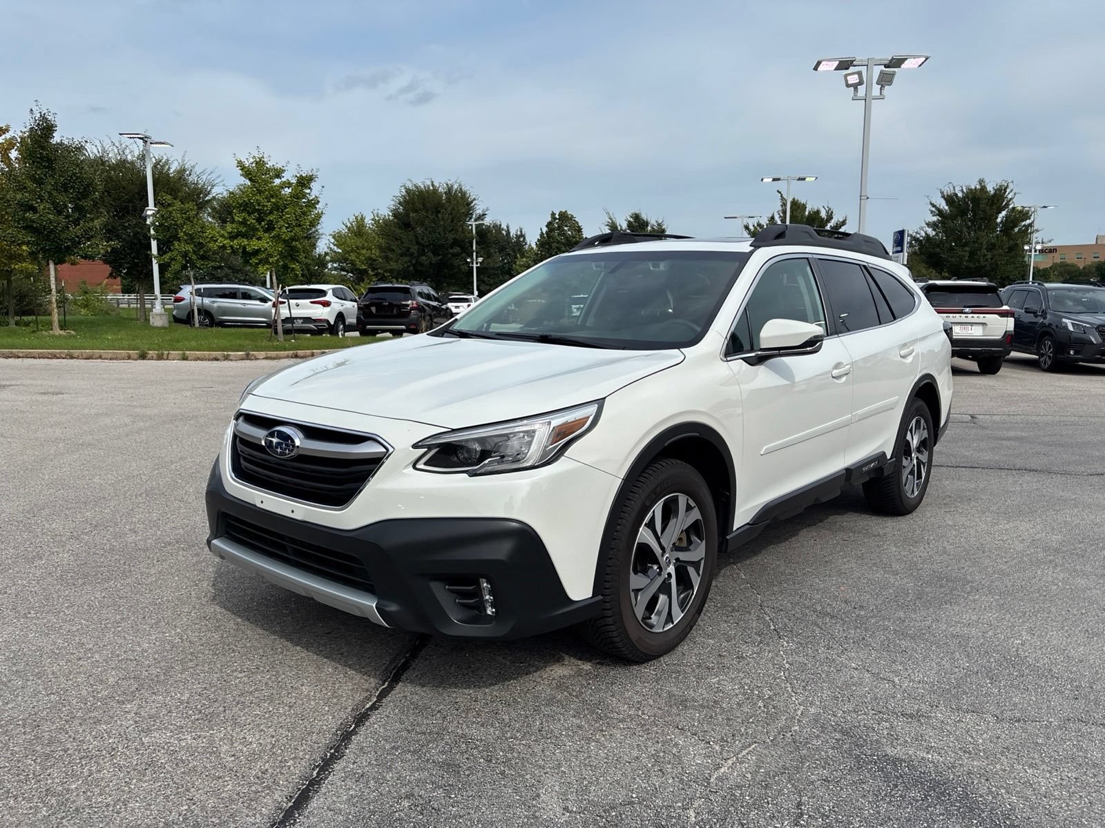 Used 2022 Subaru Outback Limited XT AWD/4WD image 3
