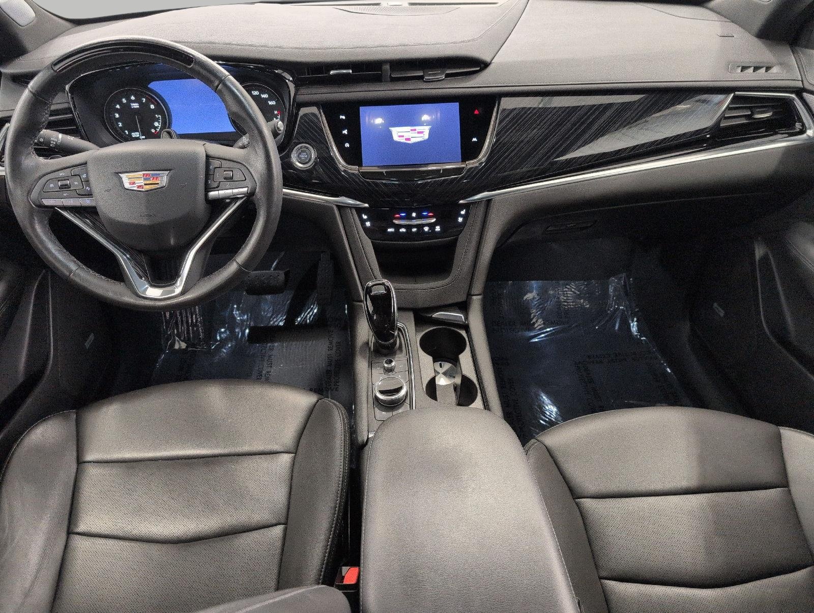 Certified 2025 Cadillac XT6 Premium Luxury w/ Technology Package AWD/4WD image 6