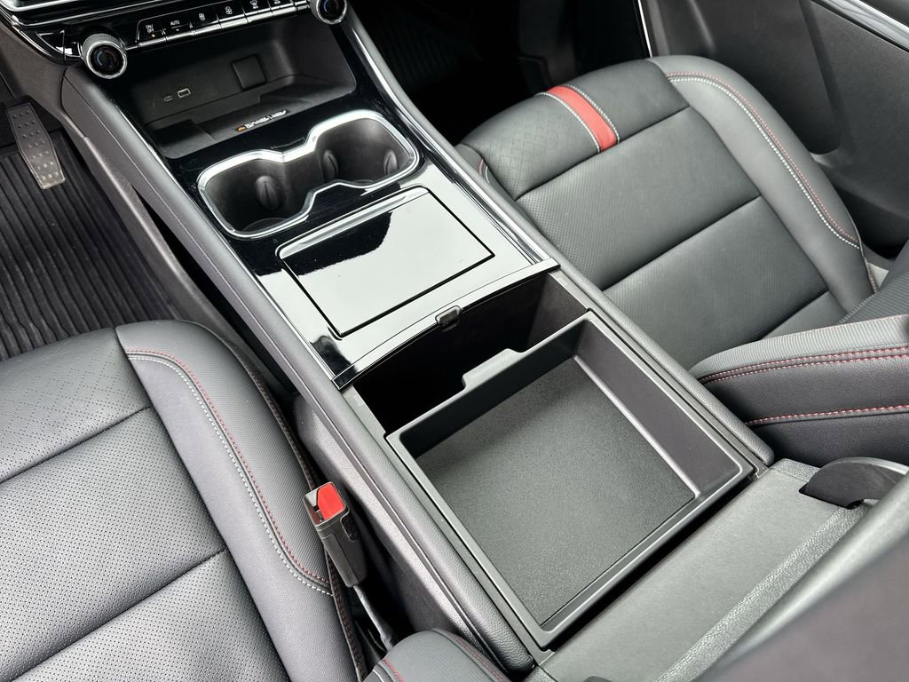 Certified 2025 Chevrolet Traverse RS w/ LPO, Floor Liner Package image 24