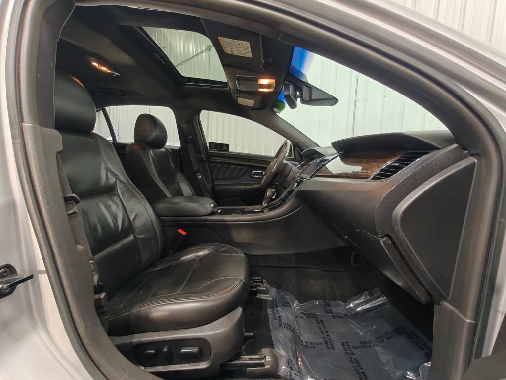 Used 2016 Ford Taurus Limited w/ Equipment Group 301A AWD/4WD image 29