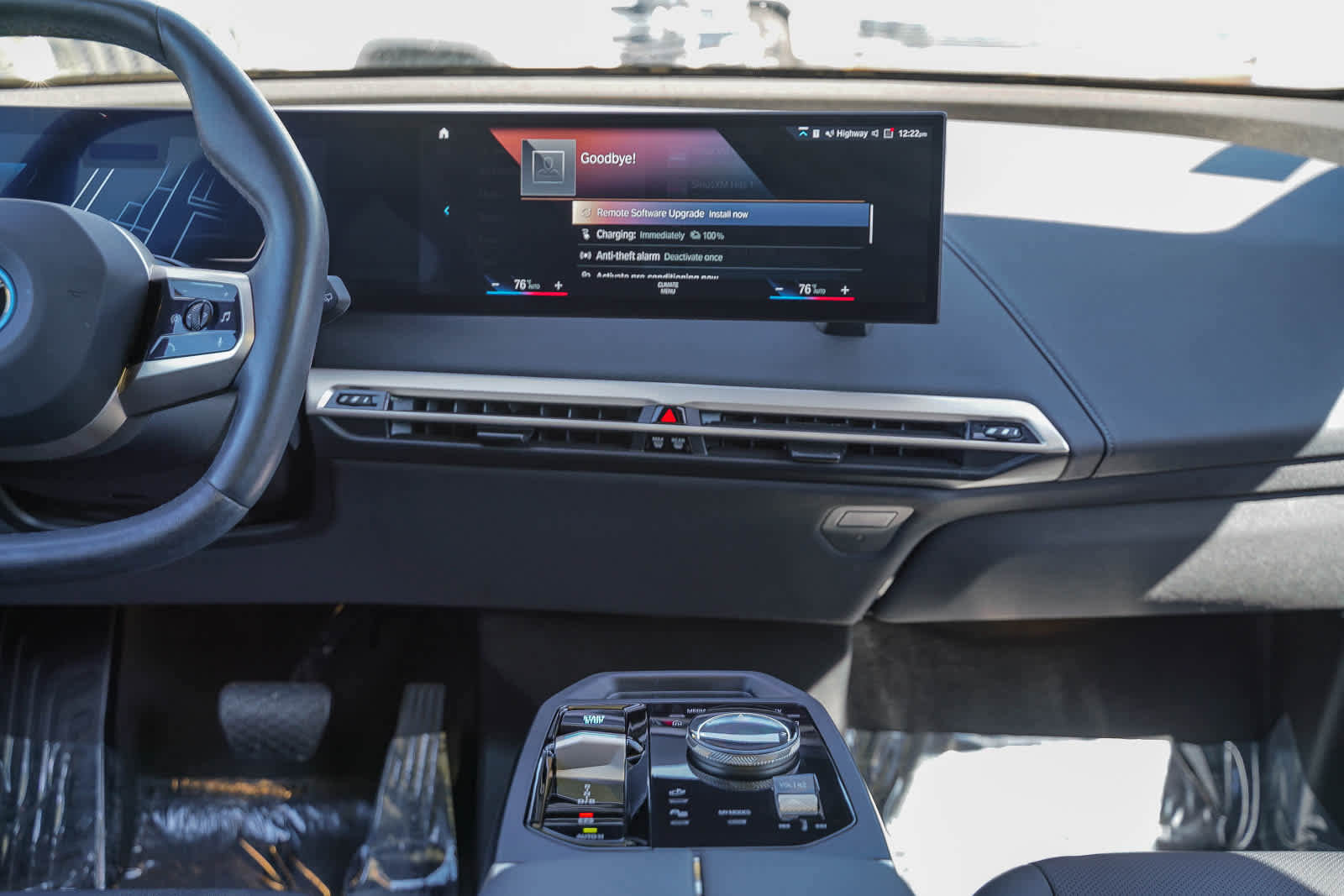 Used 2023 BMW iX xDrive50 w/ Sport Package image 13