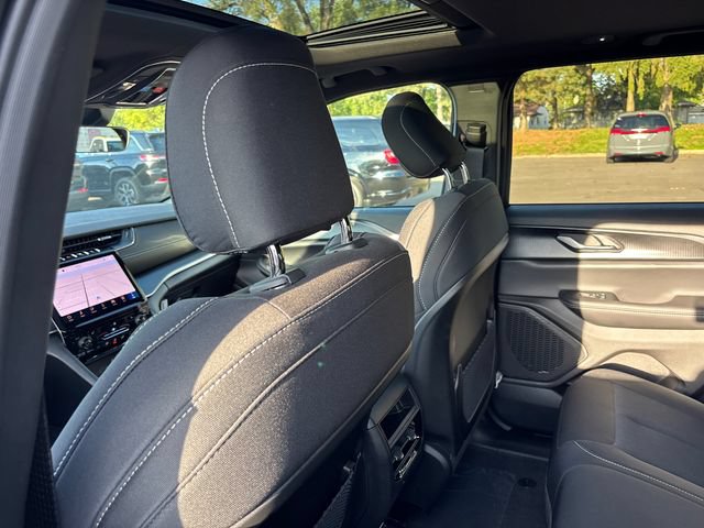 New 2027 Jeep Grand Cherokee Laredo X AWD/4WD image 9