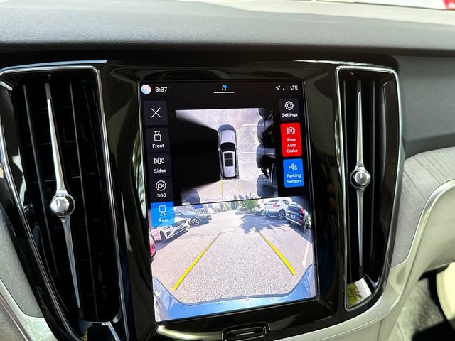 Certified 2025 Volvo V60 B5 Cross Country Plus AWD/4WD image 16