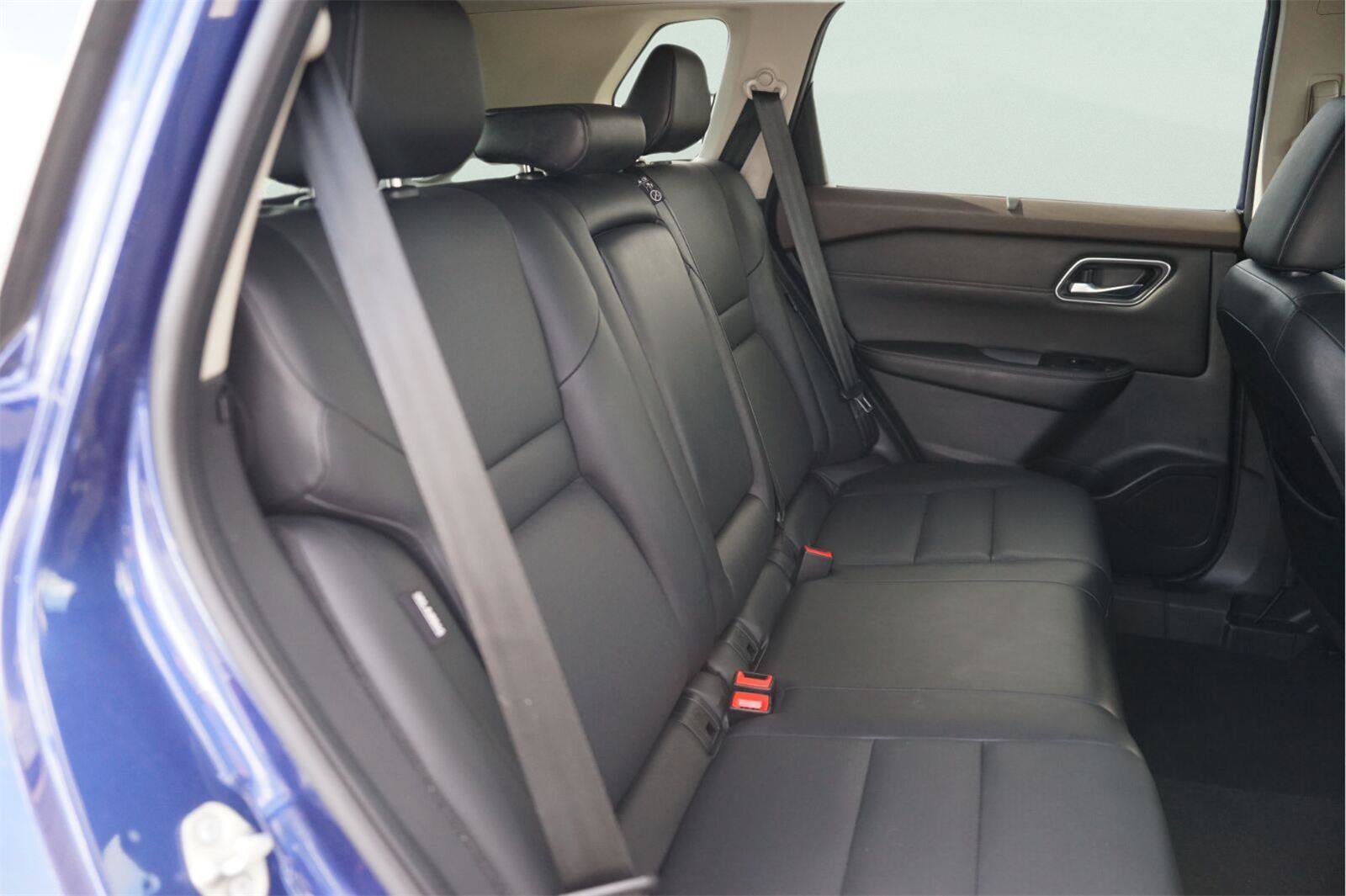 Used 2021 Nissan Rogue SV w/ Premium Package FWD image 17
