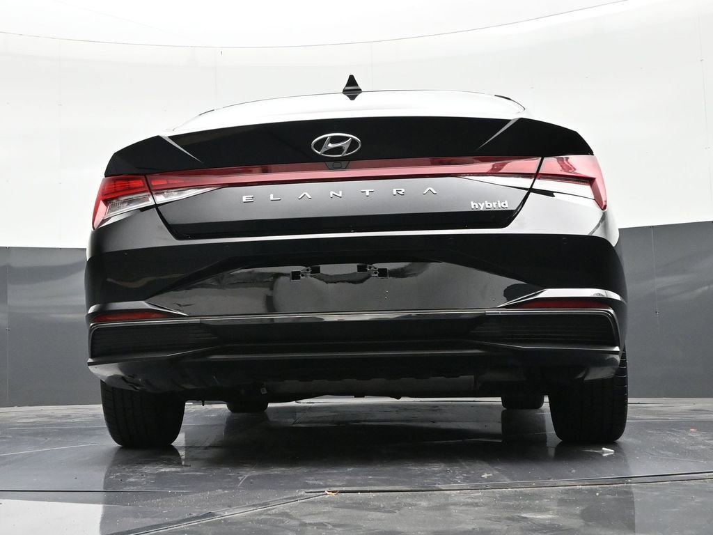 Used 2023 Hyundai Elantra Limited w/ Preferred Accessory Package FWD image 23