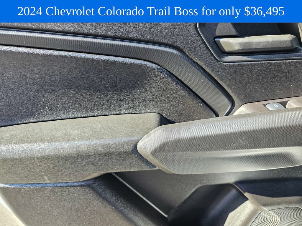 Used 2024 Chevrolet Colorado Trail Boss w/ Advanced Trailering Package AWD/4WD image 17