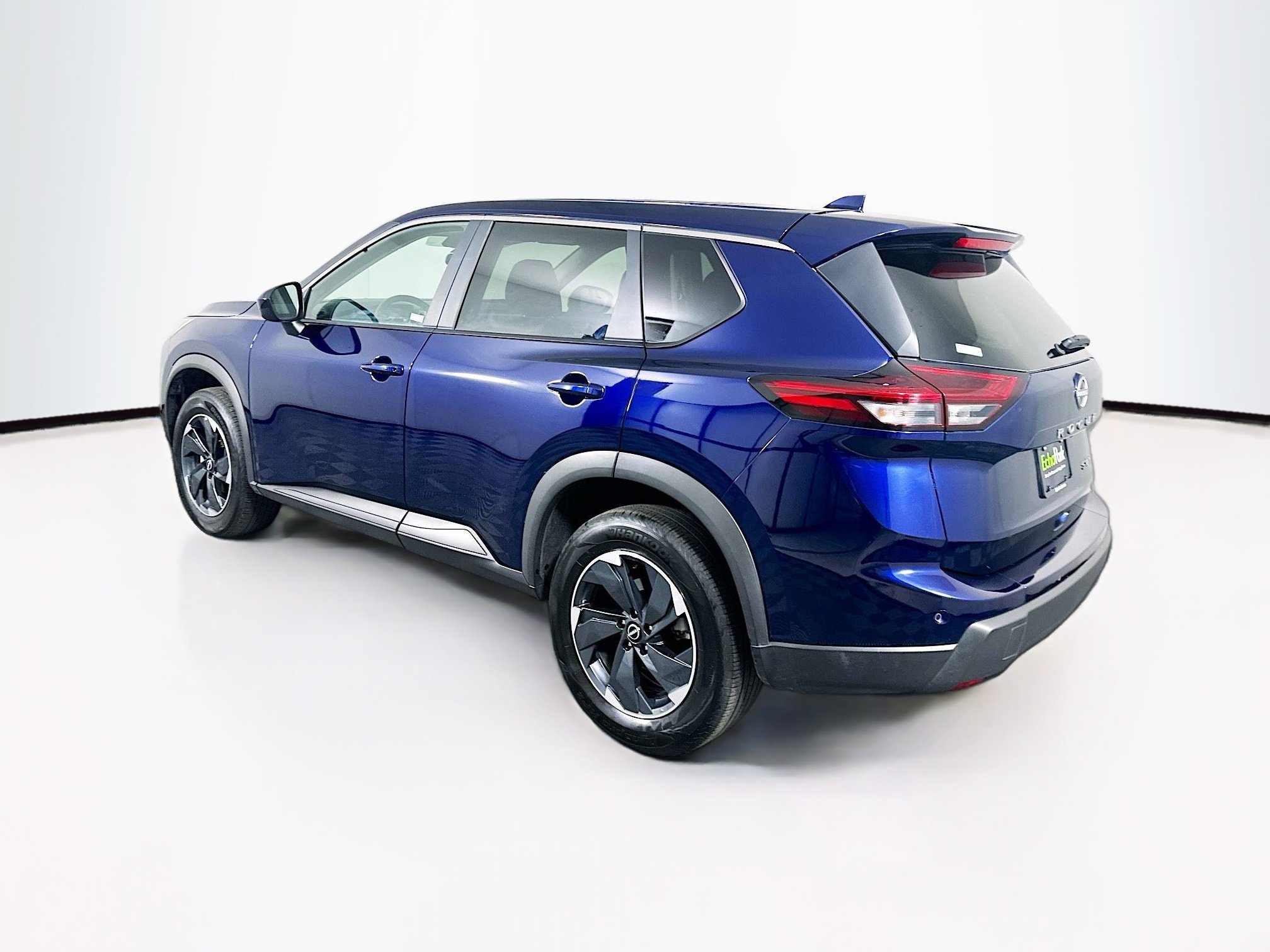 Used 2025 Nissan Rogue SV image 5
