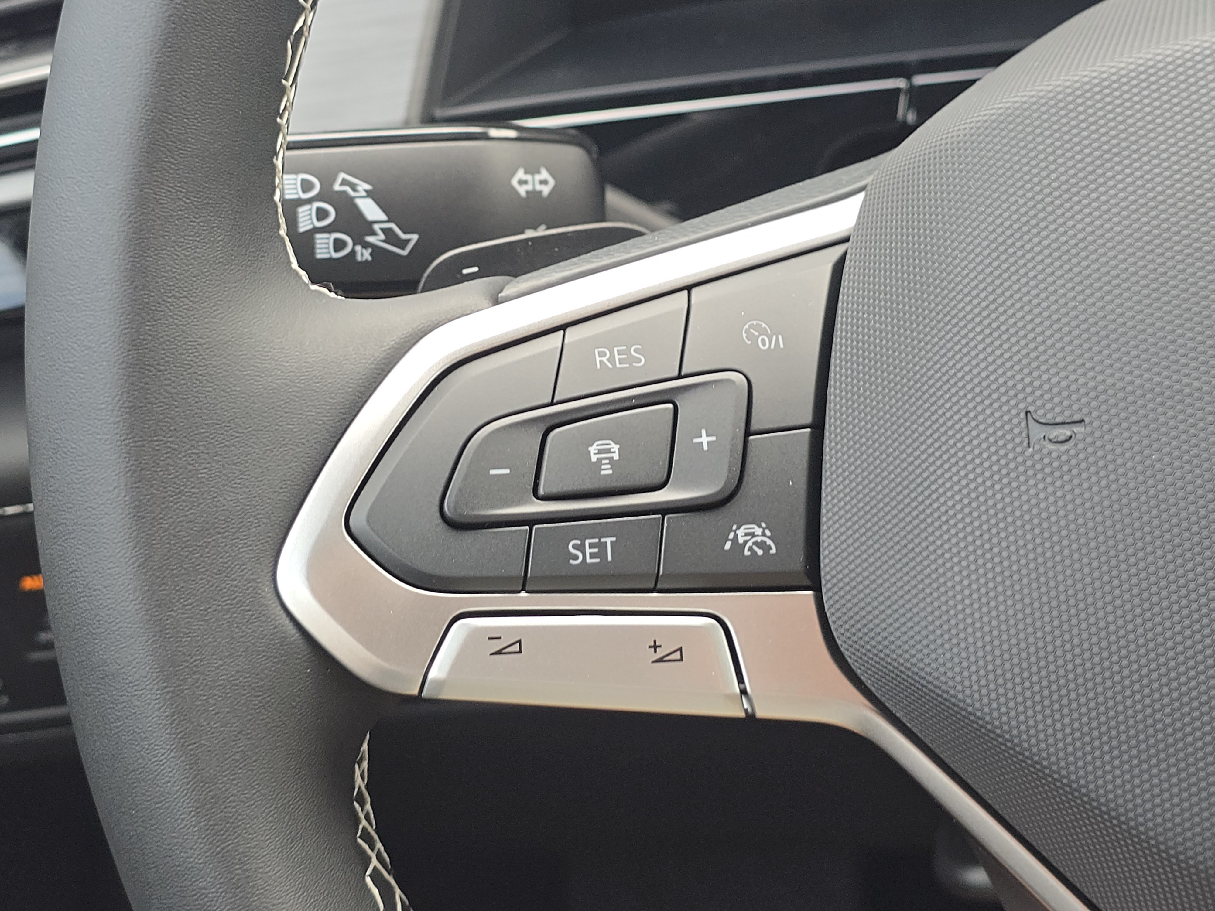 New 2026 Volkswagen Atlas Cross Sport SE AWD/4WD image 26
