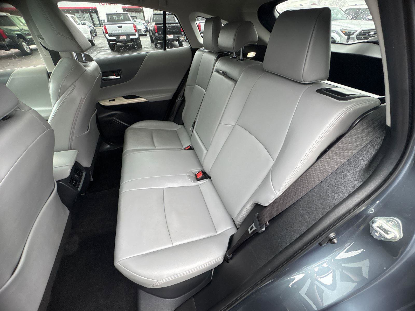 Used 2022 Toyota Venza XLE AWD/4WD image 11