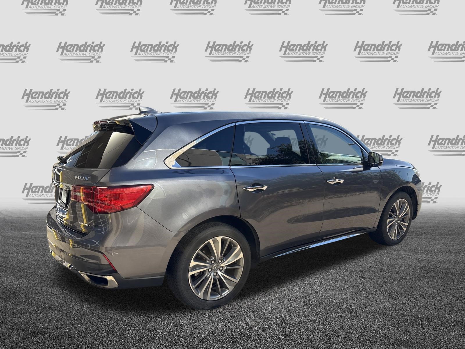 Used 2017 Acura MDX w/ Technology Package AWD/4WD image 10