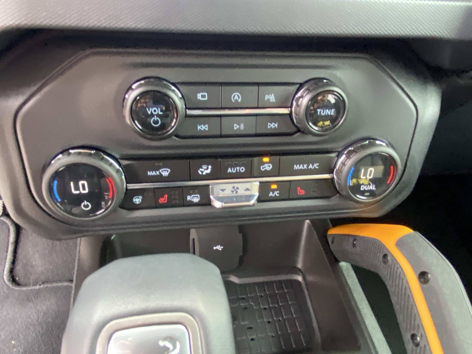 Used 2024 Ford Bronco Badlands AWD/4WD image 27