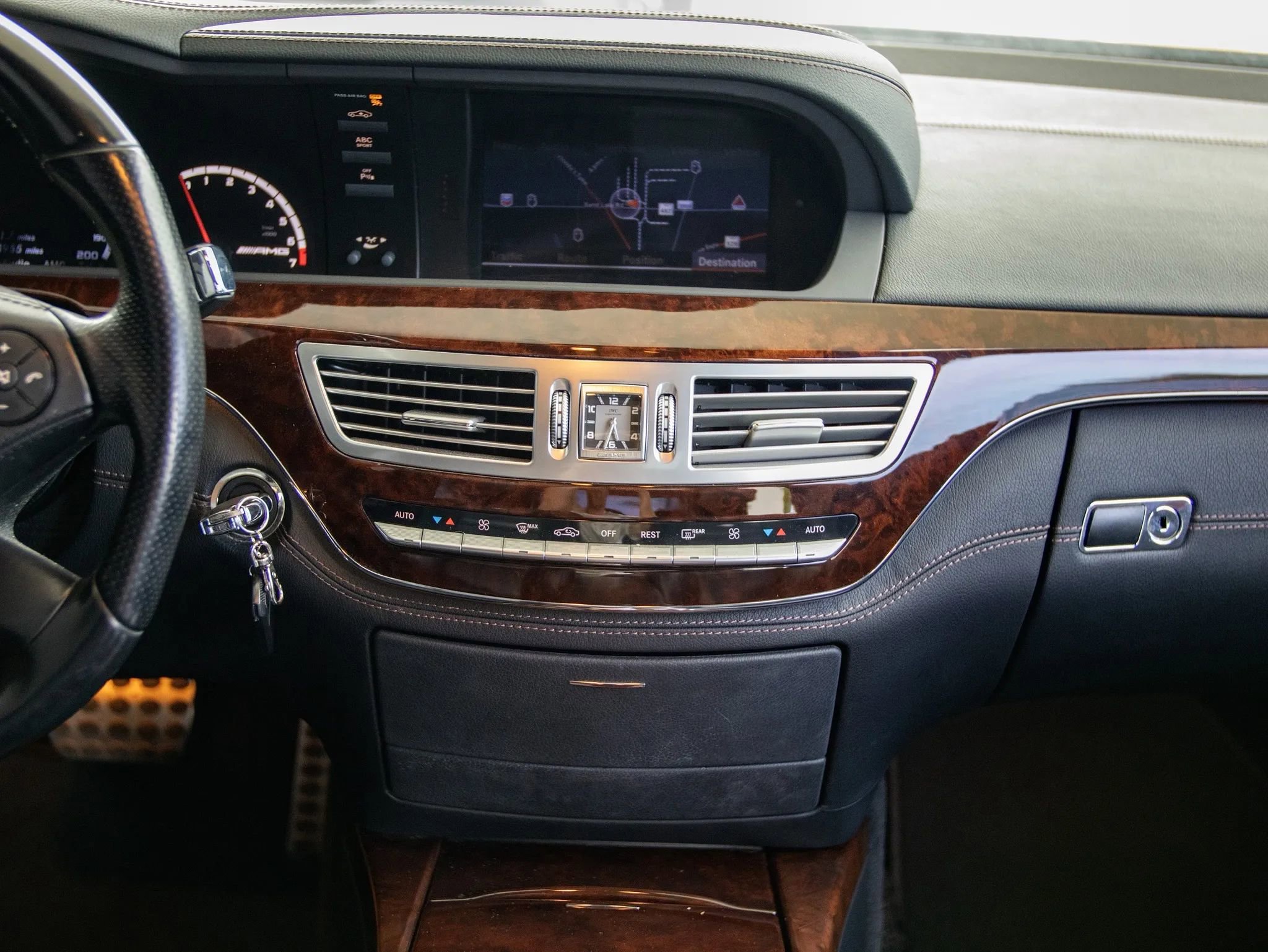 Used 2011 Mercedes-Benz S 63 AMG w/ AMG Performance Pkg image 38