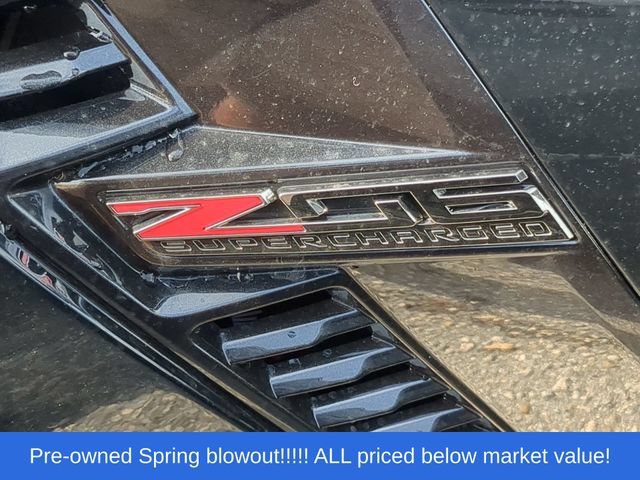 Used 2015 Chevrolet Corvette Z06 w/ 3LZ Preferred Equipment Group RWD image 11