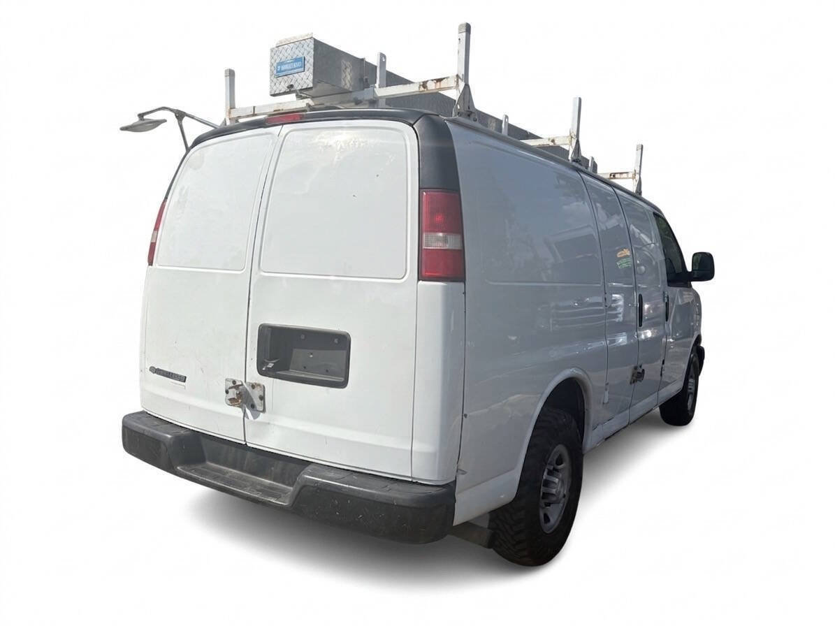 Used 2016 Chevrolet Express 3500 RWD image 4