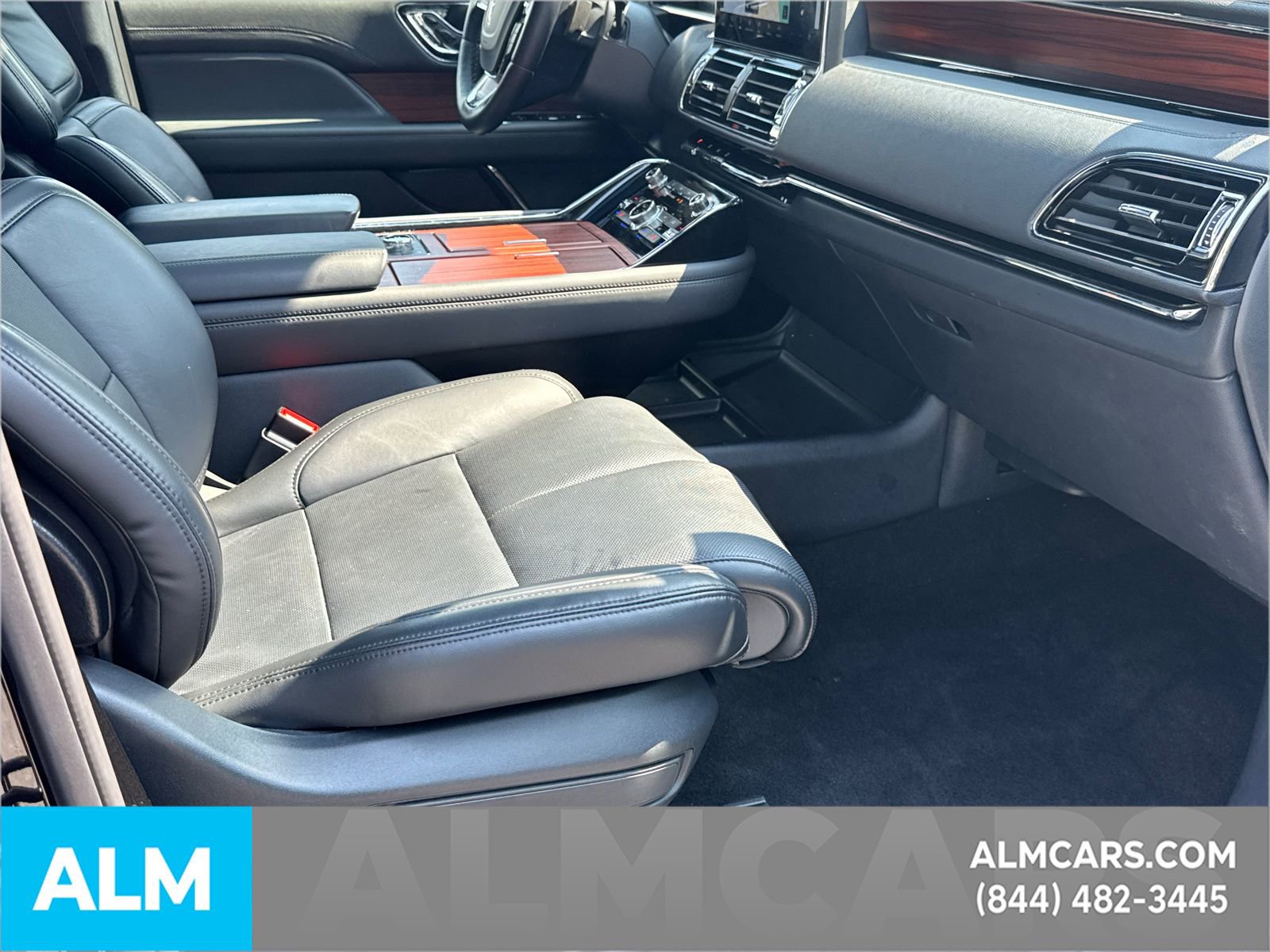 Used 2024 Lincoln Navigator Reserve w/ Monochromatic Package image 16