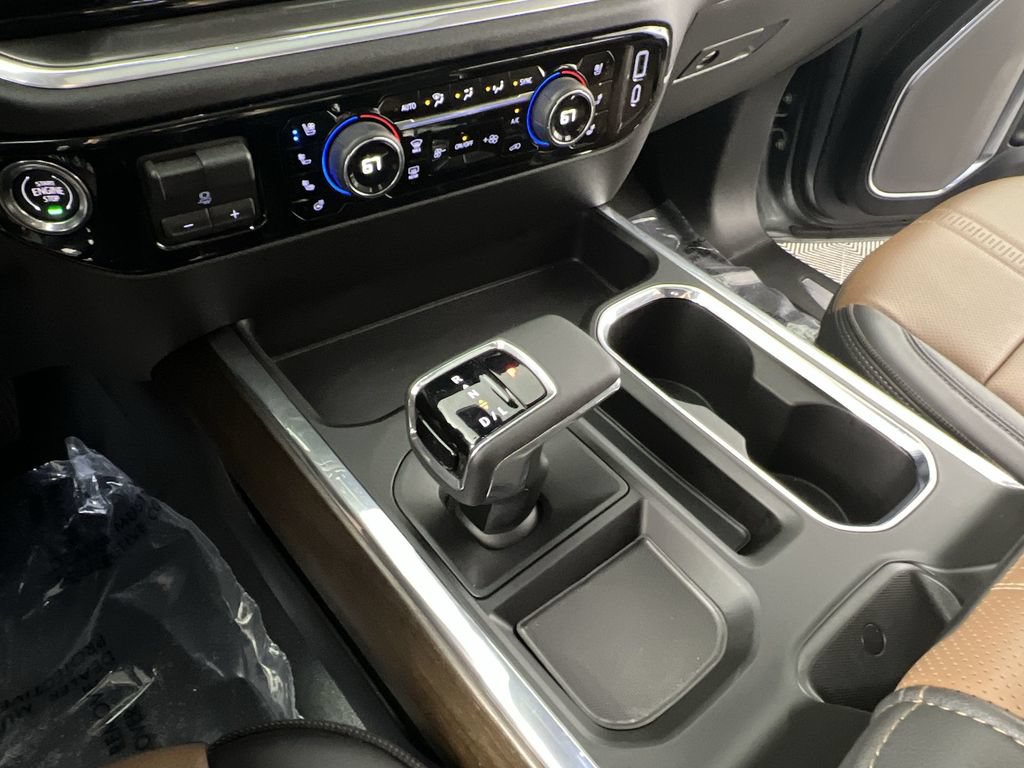 Certified 2026 Chevrolet Silverado 1500 High Country w/ Technology Package AWD/4WD image 16