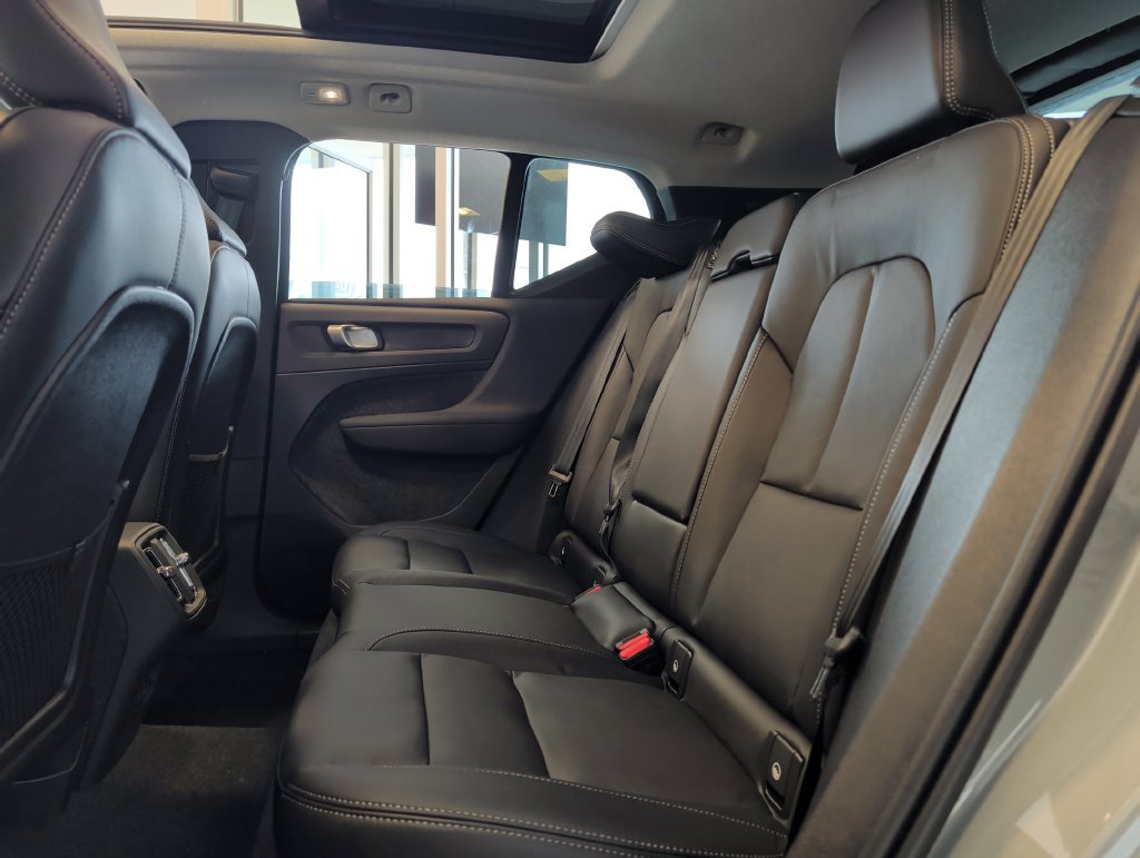 New 2026 Volvo XC40 B5 Plus w/ Protection Package Premier AWD/4WD image 30