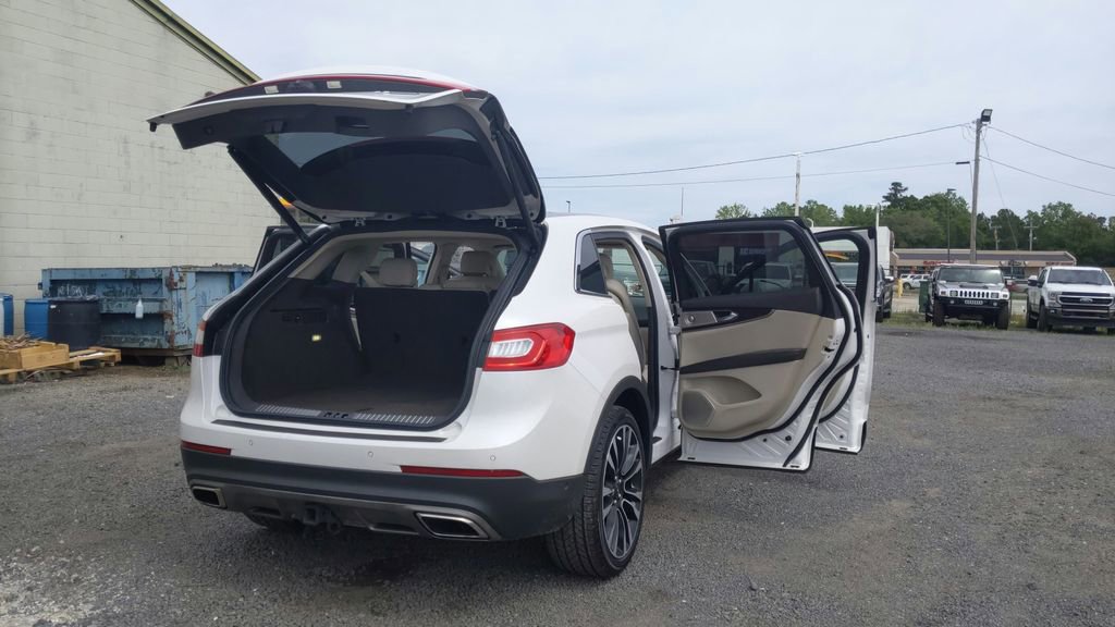 Used 2016 Lincoln MKX Reserve w/ Luxury Package image 13