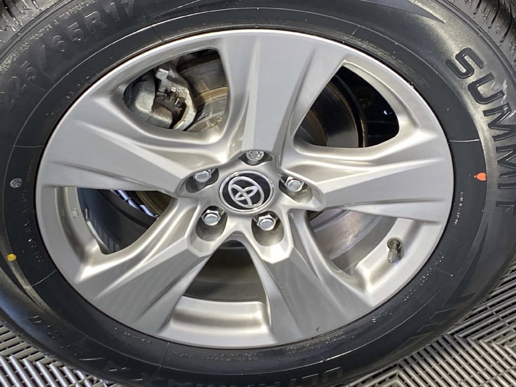 Used 2023 Toyota RAV4 LE AWD/4WD image 26