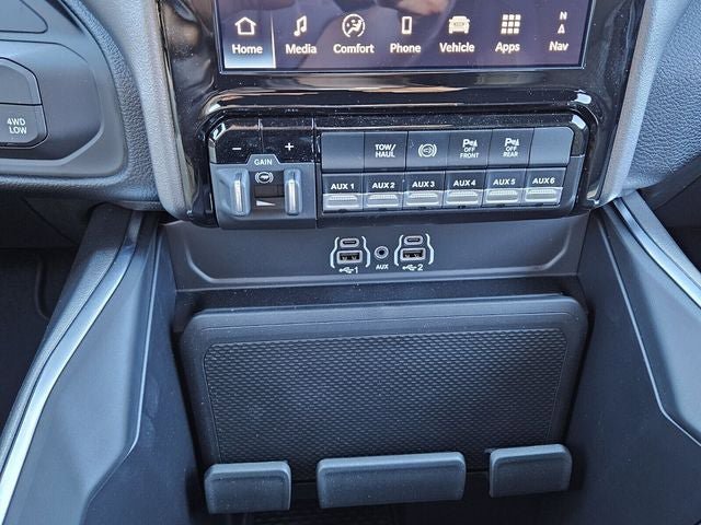 New 2026 RAM 2500 Big Horn AWD/4WD image 19