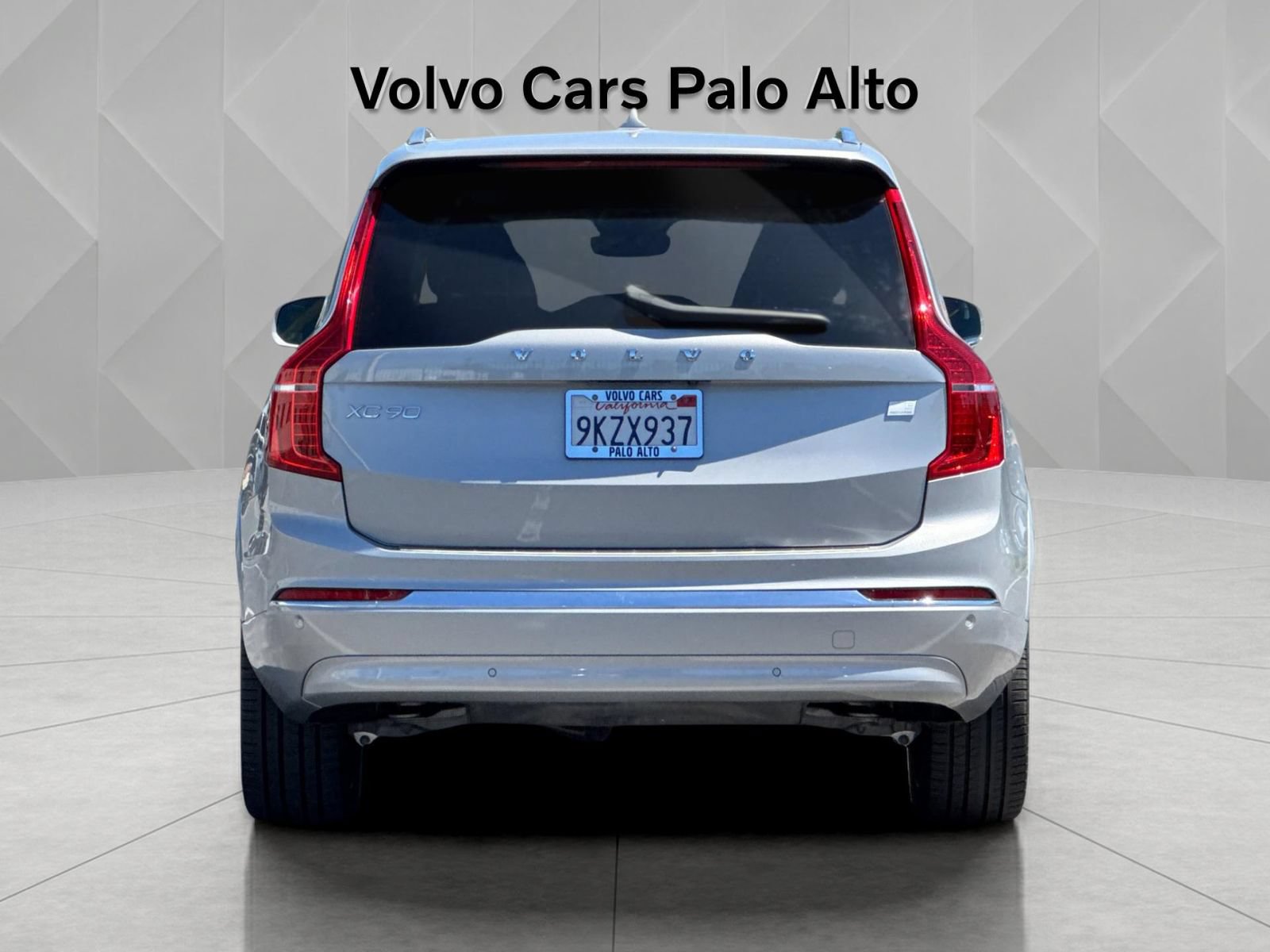 Certified 2024 Volvo XC90 T8 Plus w/ Protection Package Premier AWD/4WD image 11