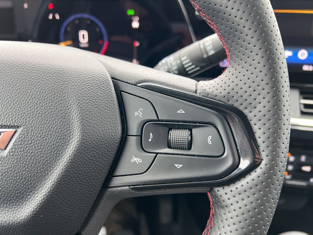 Used 2025 Chevrolet Trax RS w/ Driver Confidence Package image 20