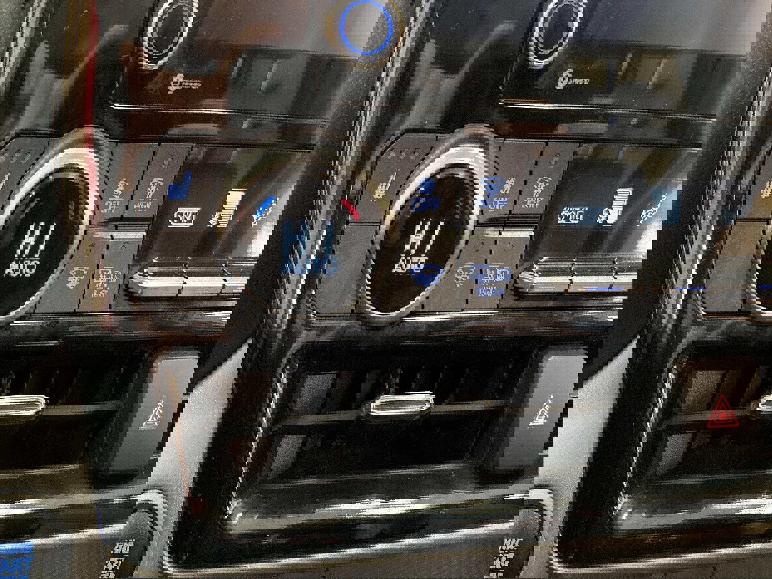 Used 2021 Toyota Highlander XLE image 39