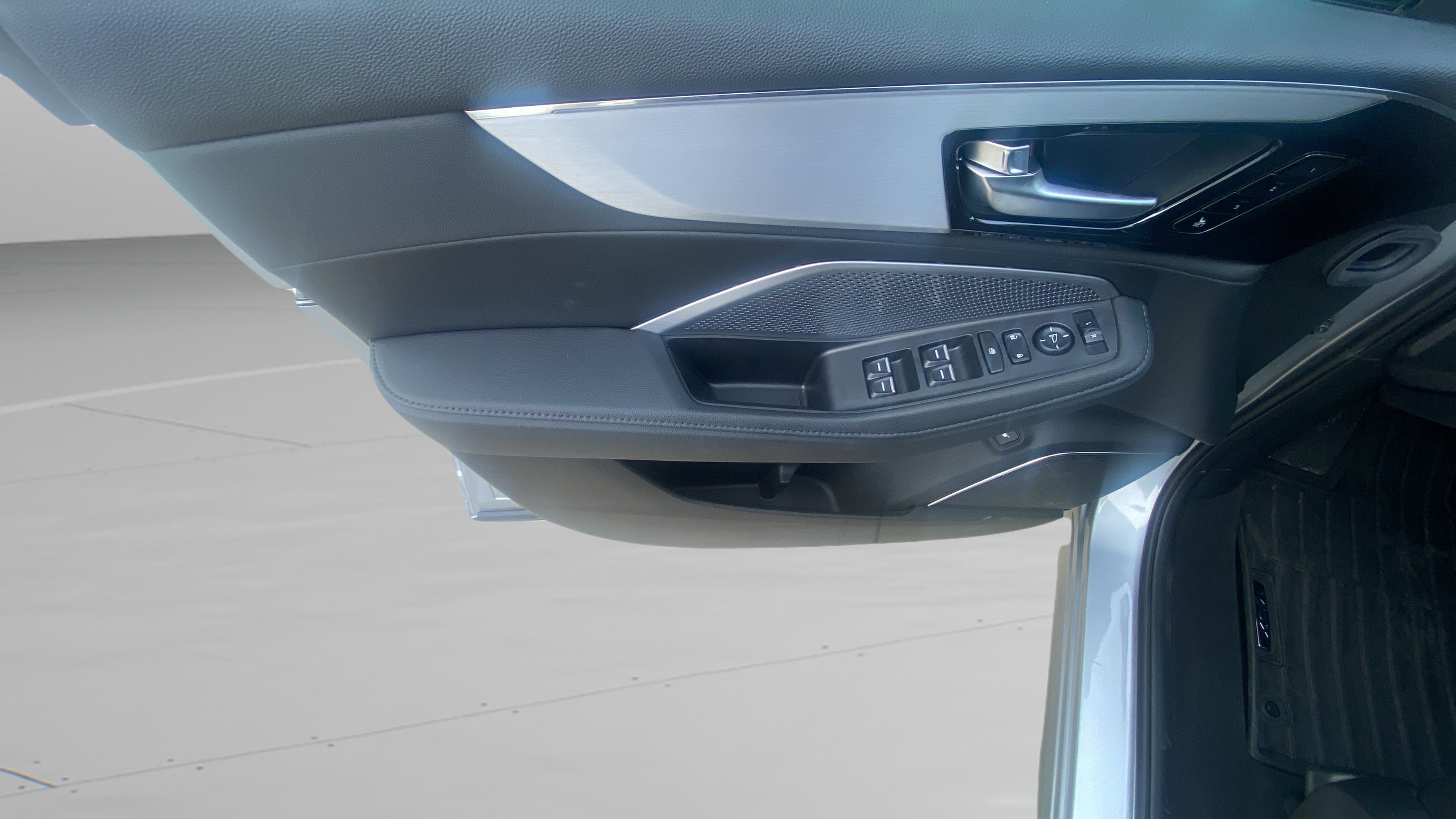 Used 2026 Acura MDX FWD image 10