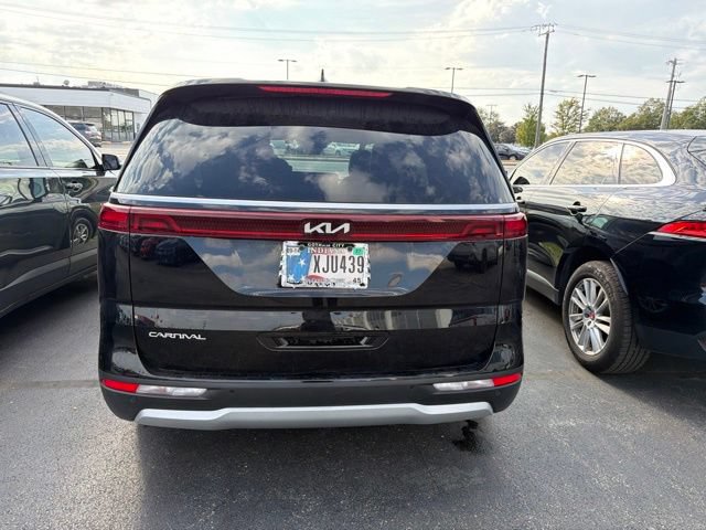 Certified 2024 Kia Carnival LX FWD image 9