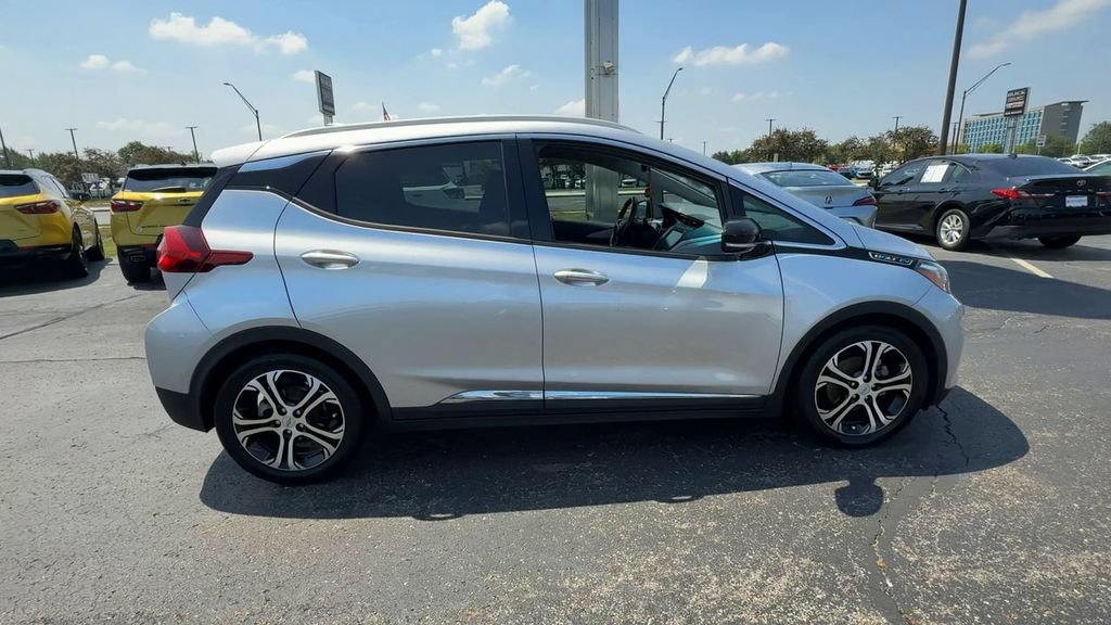 Used 2020 Chevrolet Bolt Premier w/ Infotainment Package FWD image 9
