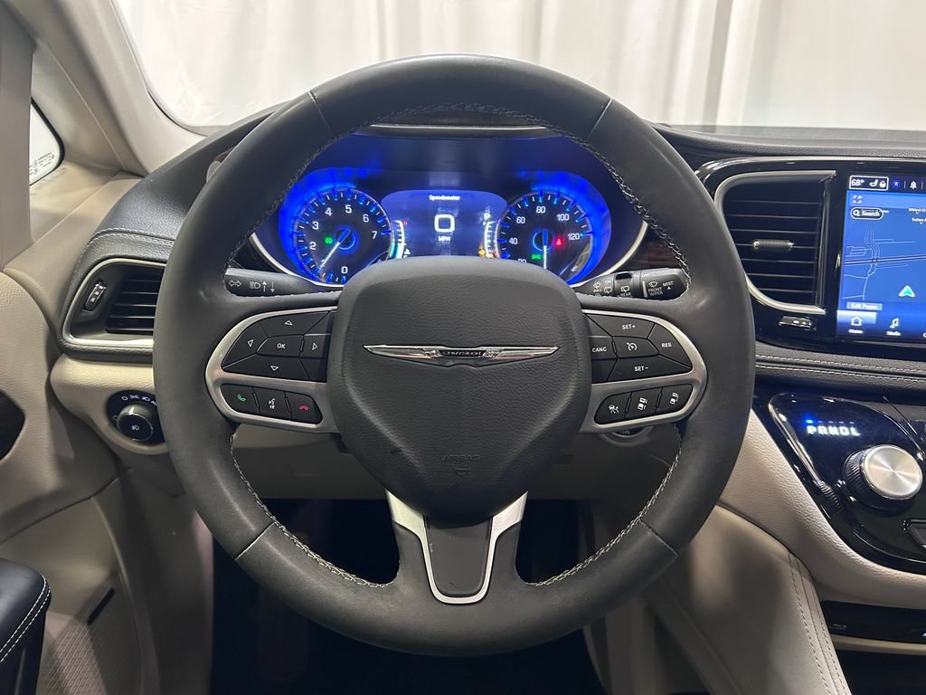 Used 2023 Chrysler Pacifica Limited w/ Uconnect Theater Family Group AWD/4WD image 9