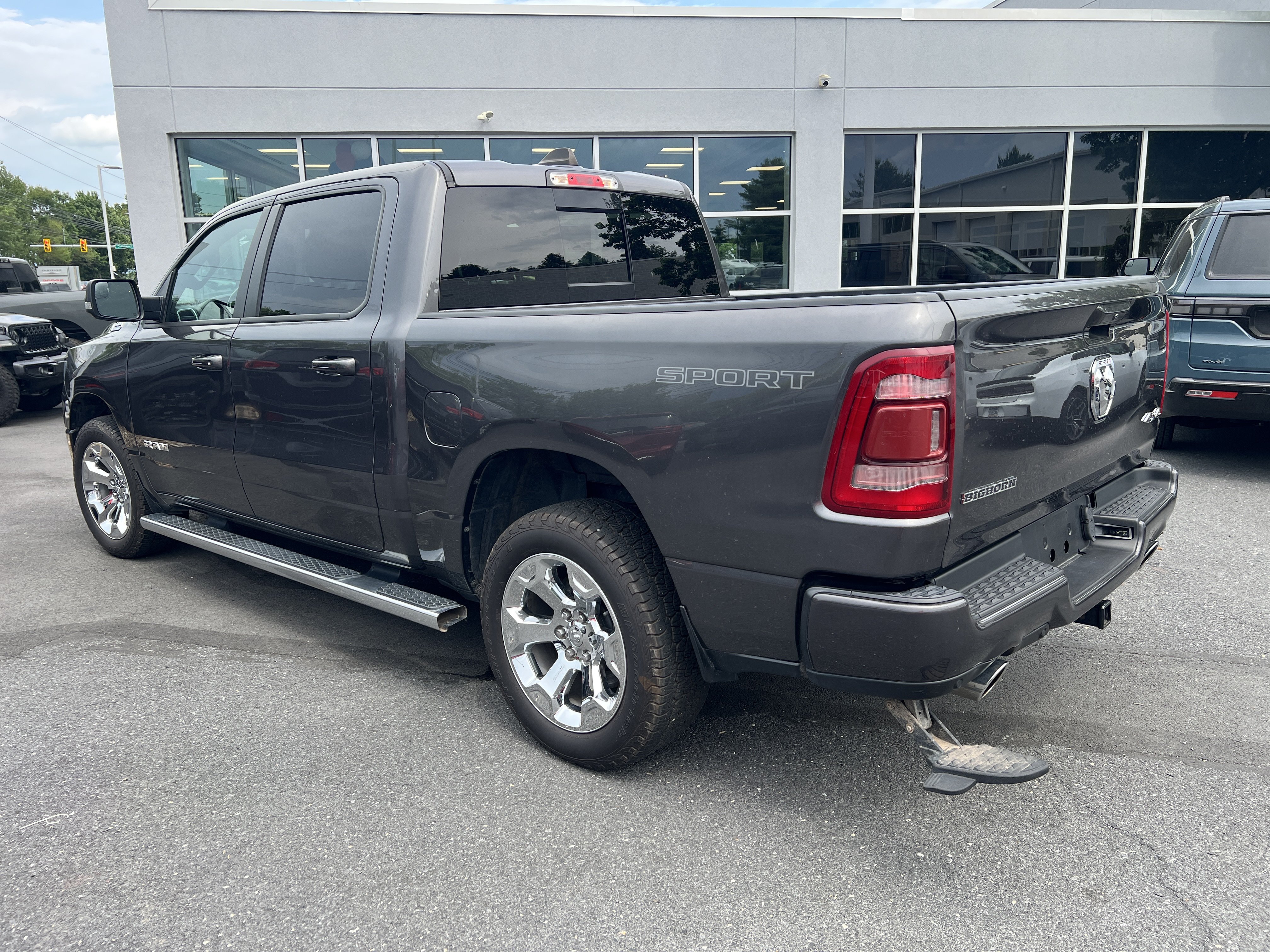 Used 2022 RAM 1500 Big Horn AWD/4WD image 15